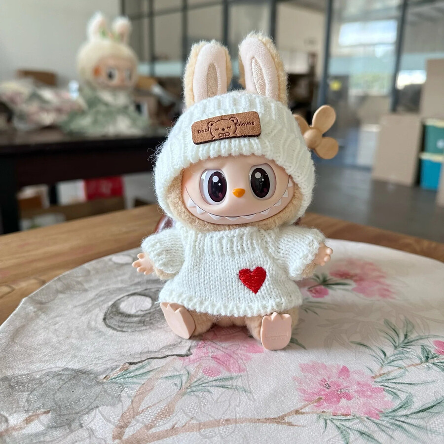 labubu heart outfit